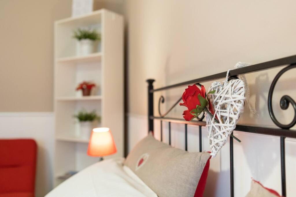 Terrazze Italiane City Center - Red Apartment Верона Экстерьер фото